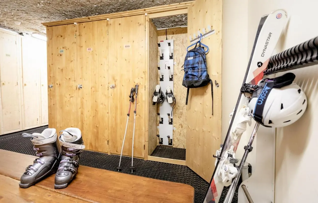 Hotel Club Mmv Les 2 Domaines La Plagne 0*,